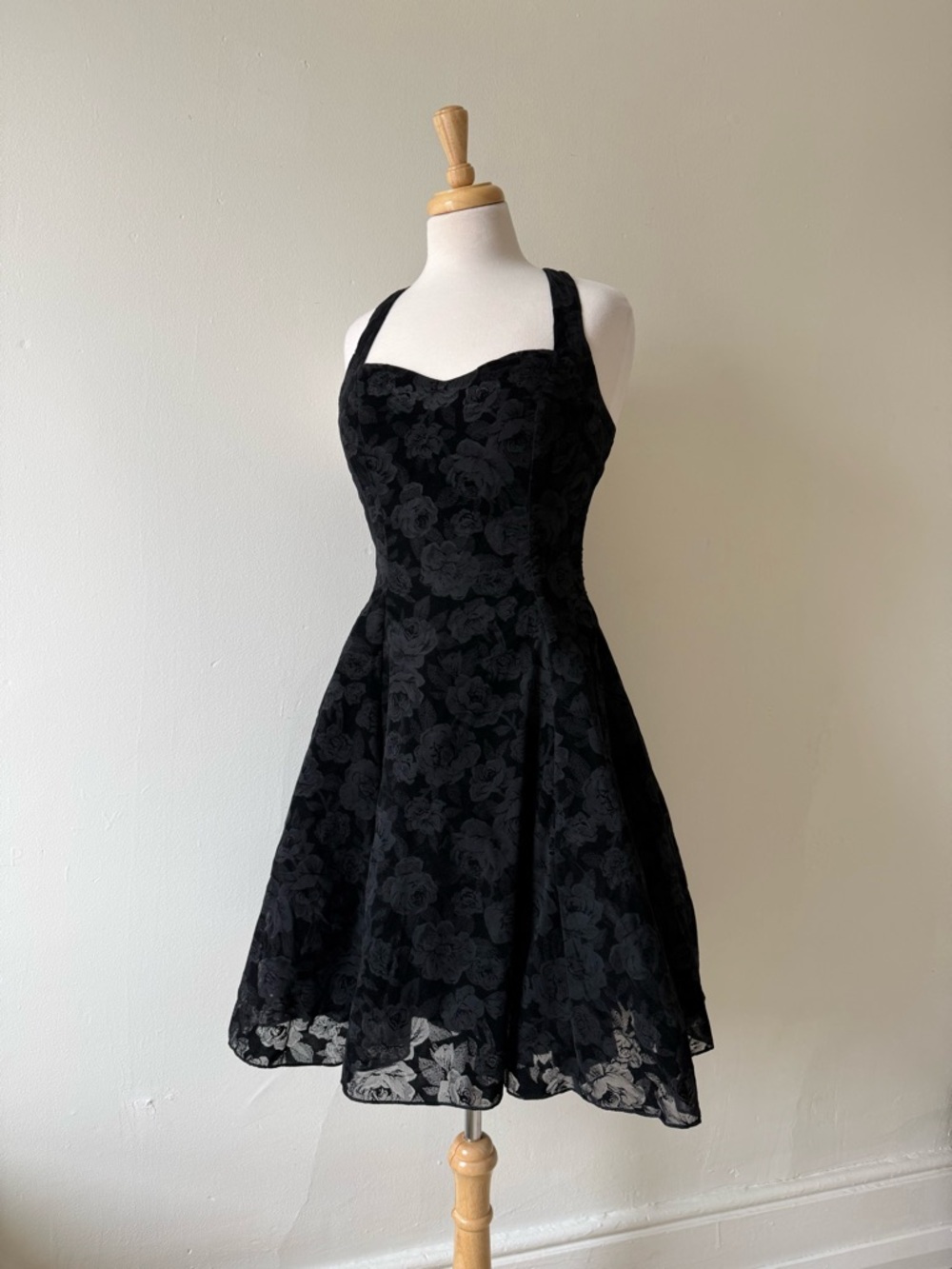 90s Vintage Black Floral Fit-and-Flare Halter Dress - Picture 2 of 10